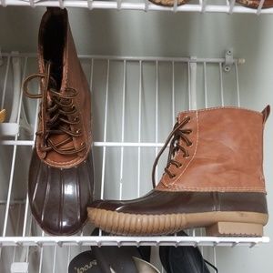 Adriana duck boots/rain boots sz 6